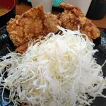 Karaage Senmonten Kara Suke - たっぷり千切りキャベツ