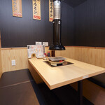 キンキン麦酒とプリッと小腸 近江牛畜産さかえ - 