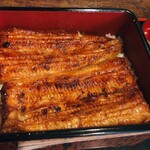 鰻 かねいち - おっ、良い感じの焼き目です♪