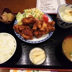 津軽三味線ライブ あいや - じょんから揚げ定食　800円（ワンコインランチ弘前利用で550円、期間限定）