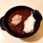 Nihonichi Suisan Chokuei Izakaya Arata - 健酵豚のハンバーグカレー 756円