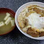 Chiyoujiya - かつ丼（みそ汁付）