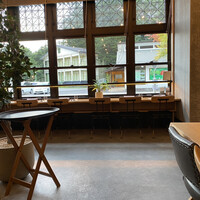 Jose Luis Karuizawa - 中はカフェ風