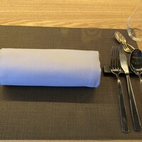 Jose Luis Karuizawa - テーブルセッティングはシンプル