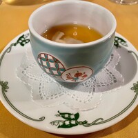 万平ホテル メインダイニングルーム - ビーフコンソメスープ