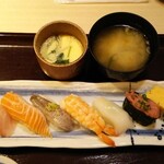 寿司 魚がし日本一 - ランチ築地にぎり 850円(税込)