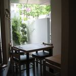 Sushichou - 窓側のテーブル席