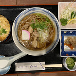 大もりや - Bセットを温かい掛け蕎麦に変更しました