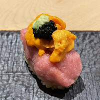 鮨 いつみ - 鮪の剝身、雲丹キャビア