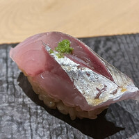 鮨 いつみ - 鯵（浅葱と生姜添え）