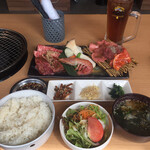 焼肉　戸板商店 - 