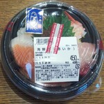 MEGA ドン・キホーテ - 海鮮丼(赤いか) (税抜)450円　(2021.09.08)
