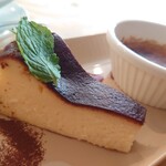 かすがい食堂 pirahu - バスクチーズケーキによってみたー