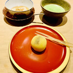 富小路 やま岸 - ☆抹茶
      ☆うさぎ饅頭
      ☆胡桃もち