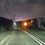 Masaki - 店舗前の坂（奥は札幌中心部の街灯り）