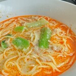 Yaoko- - 何処にでも売ってる日清の白胡麻担々麺。冷凍ラーメンの王様でしょー！