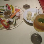 柿の食前酒とバーニャカウダ