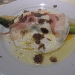 VIA Brianza - 白アスパラのボリット、ミラノ風　特別にグリーンアスパラも