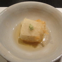 ぎんざ 一二岐 - 2012.11.10）２６００円のランチの最初に出てくる揚げ胡麻豆腐