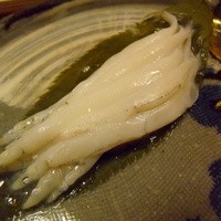 鮨 いとう - 白魚と桜の葉の蒸し物