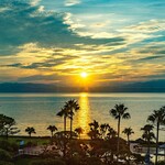 指宿白水館 - 部屋から見た朝焼け