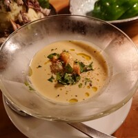 カルネジーオ イースト - 