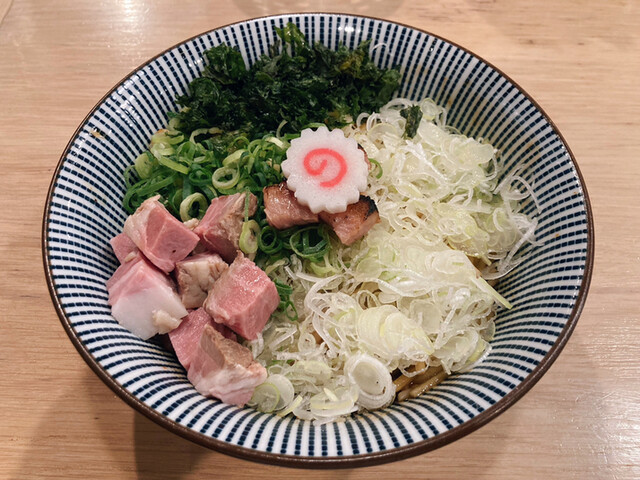 MENYA BIBIRI photo 3