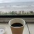 ロンドンバスカフェ - ホットコーヒー窓側席