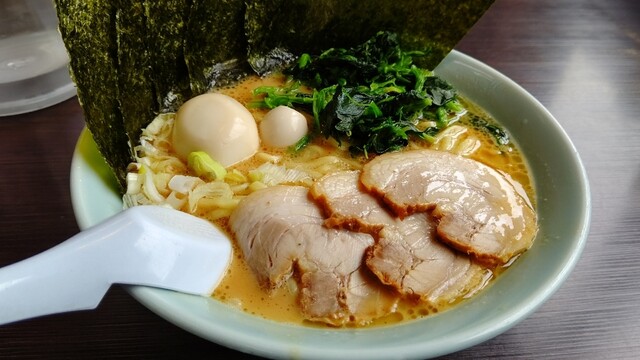横浜家系ラーメン 魂心家 厚木インター店 コンシンヤ 愛甲石田 ラーメン 食べログ