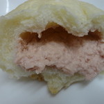 中はラズベリークリーム