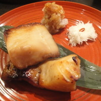 ぎんざ 一二岐 - 2012.11.10）鰆のゆうあん焼き。おにおろしがいいアクセントになります