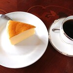 菓子工房47 - スフレチーズとコーヒー