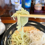 みやび庵 - 山椒の変わり蕎麦きり。ご覧の通りかなり、短めです。爽やかな香りと後に残るピリっした辛みを感じます。