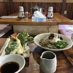 武蔵野そば処 - 料理写真:天ぷらつきおろしそば（税込み１３７０円）