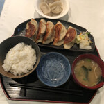 本格水餃子専門 瓦奉店 - 焼き餃子定食@780円に水餃子3個@280円で合計1,060円