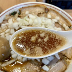 日の出製麺 - 肉背脂煮干中華 スープ