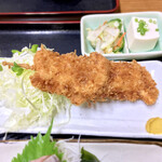 十八番 - 天然ぶり刺し＆串カツ定食。¥850。