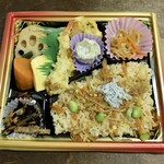 マルエツ - 料理写真:しらすと鶏ごぼうご飯幕の内弁当429円