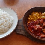 サイゼリヤ - 鶏肉のトマトソース煮込み(チーズのせチキンカチャトラ)。