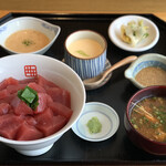 本生マグロ鉄火丼