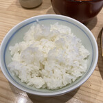 とんかつ ばんぶー - おかわりご飯はひと回り小さい茶碗