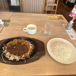 Gasuto - 鉄板焼きナポリタンとビーフチーズINメンチかつランチ(ライス・スープ 付き)