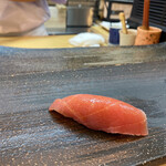 松寿司 - マグロ。本マグロ水揚げ量日本一の境港のものです。まるでトロみたい！