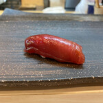 松寿司 - マグロ漬け。