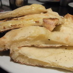 Delhi Heights - チーズクルチャ