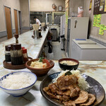 お食事 まるやま - リブロース生姜焼き定食＋ポテトサラダ