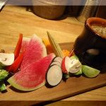 チャコールグリル グリーン 馬車道 - 朝摘み三崎野菜のバーニャカウダ　￥980 