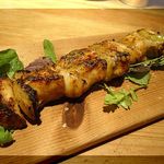 チャコールグリル グリーン 馬車道 - ココナッツグリーンカレーの炭火焼きチキンケバブ　￥750 