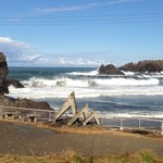 中華そば処 琴平荘 - 裏の入江も大荒れ