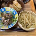 Harutei - カレー味のモヤシと鯖の和物。上はポテトフライ